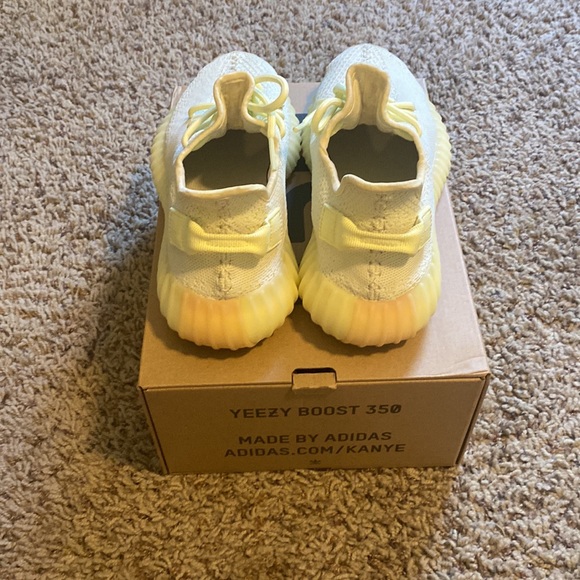 Yeezy 350 butters - Picture 2 of 4